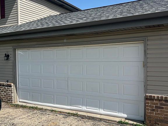 2nd image of 705 Horicon St Unit 1