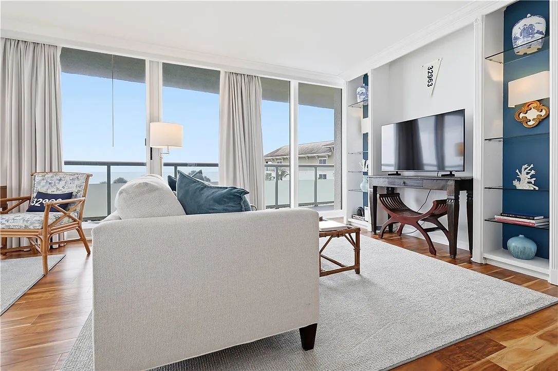 2 bed, 1112 sqft, $8,500 — Photo 3