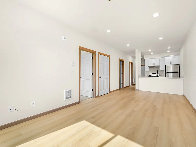 146 Prince Ave — Photo 18
