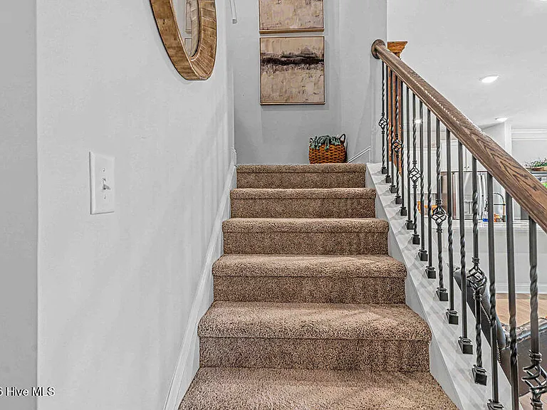 702 Greenwich Pl — Photo 31