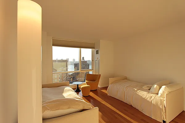 Rented by Domus Realty | media 19