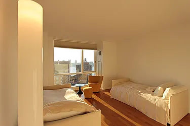 Rented by Domus Realty