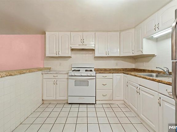 5th image of 6112 Washington St