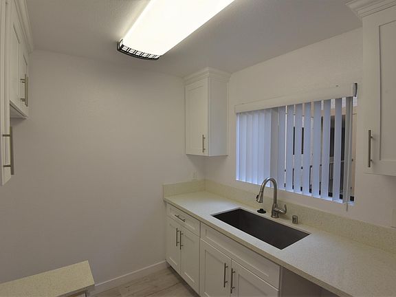 5th image of 459 Vine St #202