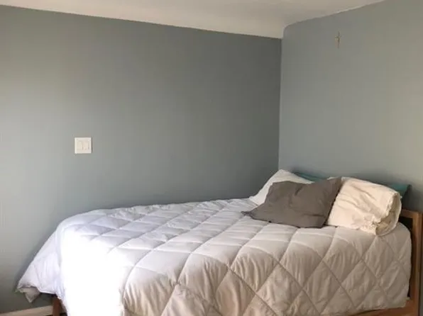 66 Queen St S, Thorold, ON L2V 3N5