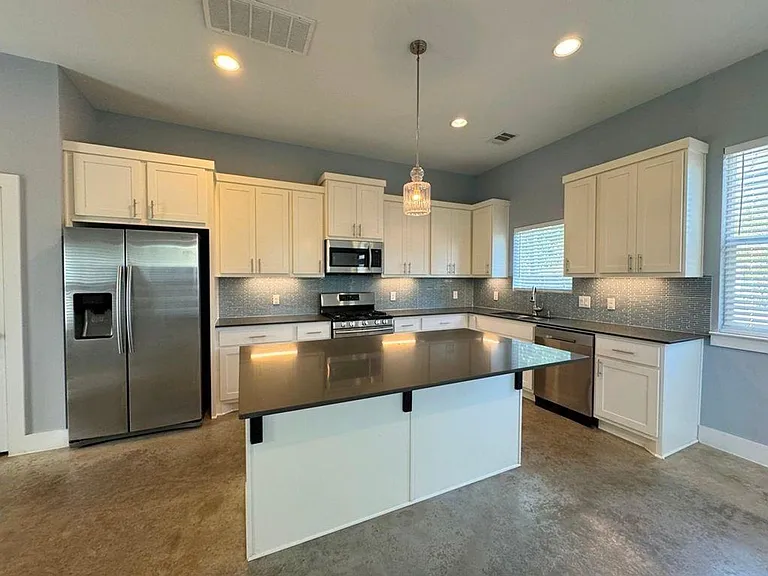 6201 Felix Ave #A — Photo 6