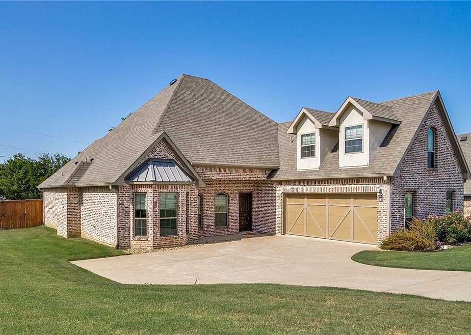 1st image of 3223 Bandera Dr