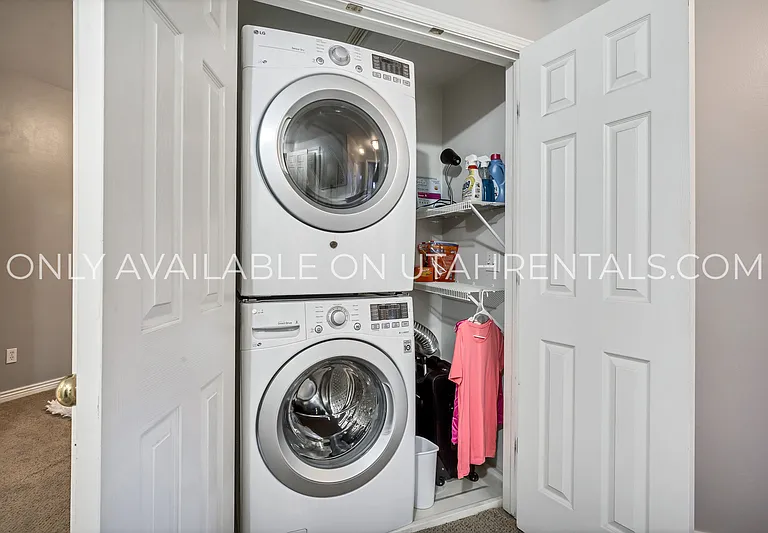 421 Belmont Pl #156 — Photo 5