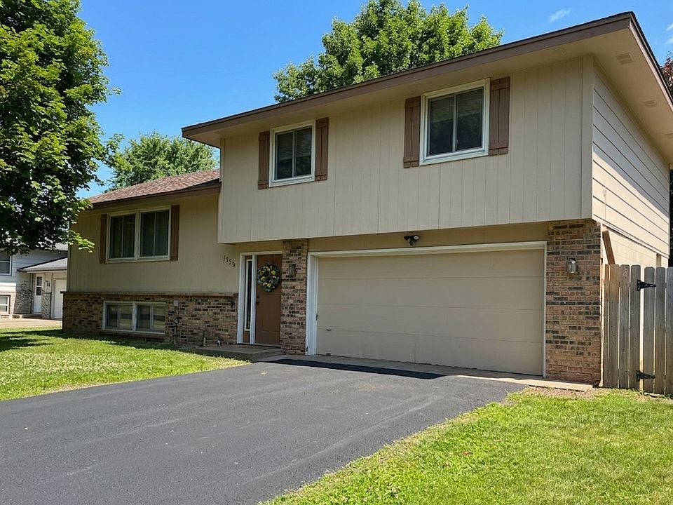 1st image of 7356 Douglas Dr N