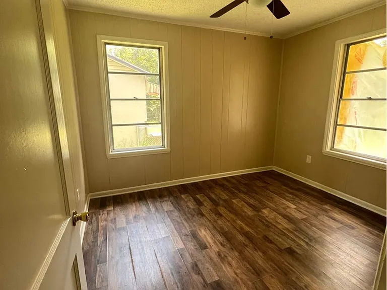 5106 Bradley St — Photo 6