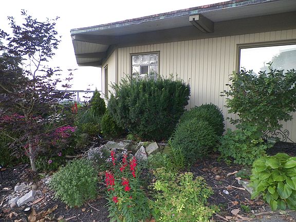 2nd image of 120 Bayshore Dr
