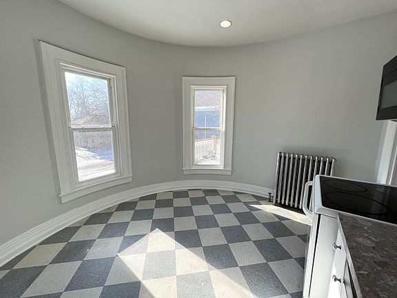 5th image of 90 Robie Ave #3