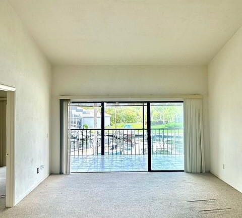 3rd image of 15489 Admiralty CIR #6