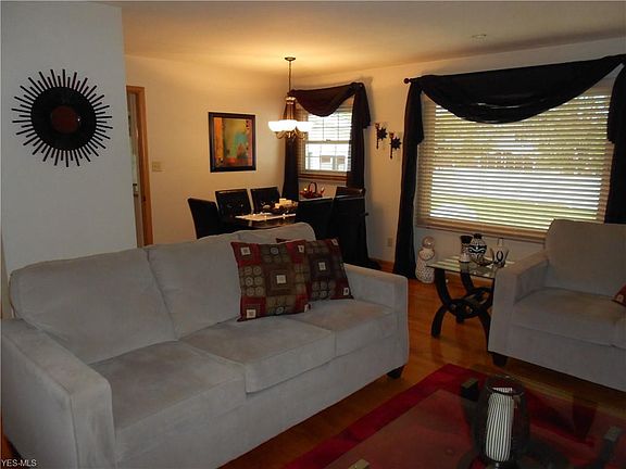 3rd image of 104 Morningside Cir