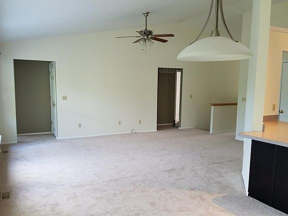 5th image of 16731 Hickory Crest Dr