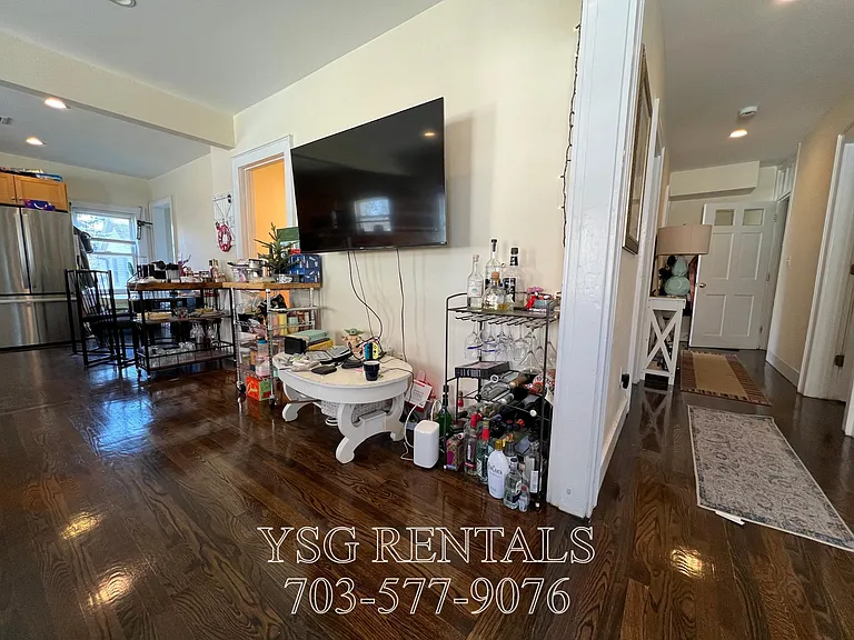 235 Everett St #235 — Photo 13