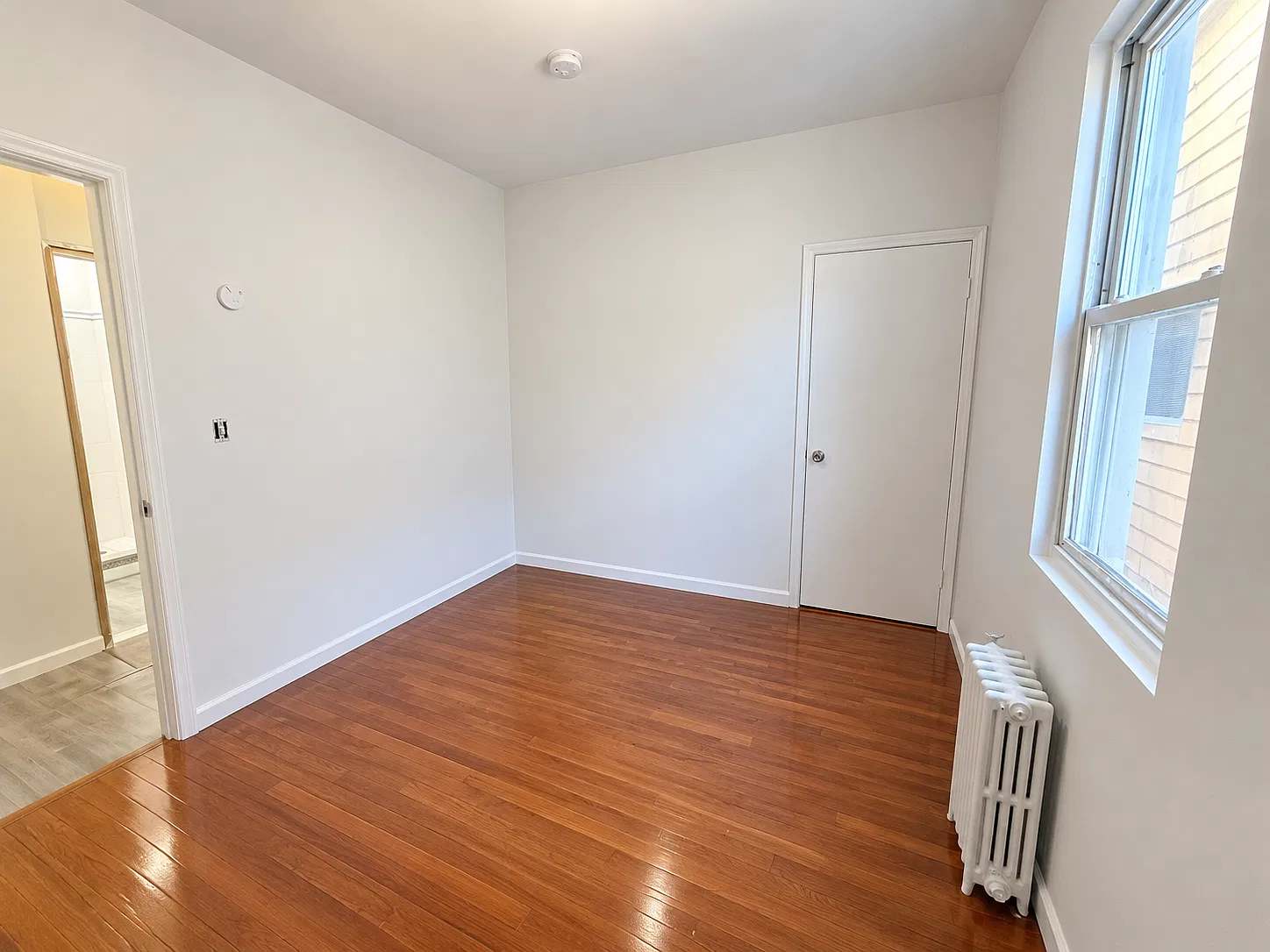 3 bed, 900 sqft, $3,000 — Photo 4