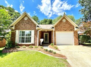 704 W Roxbury Rd, Dothan, AL 36305