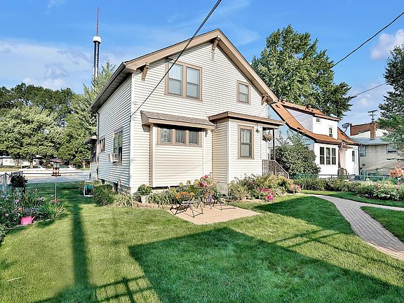 2nd image of 1274 Snelling Ave N