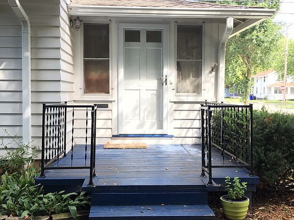 Side of home (main entrance)