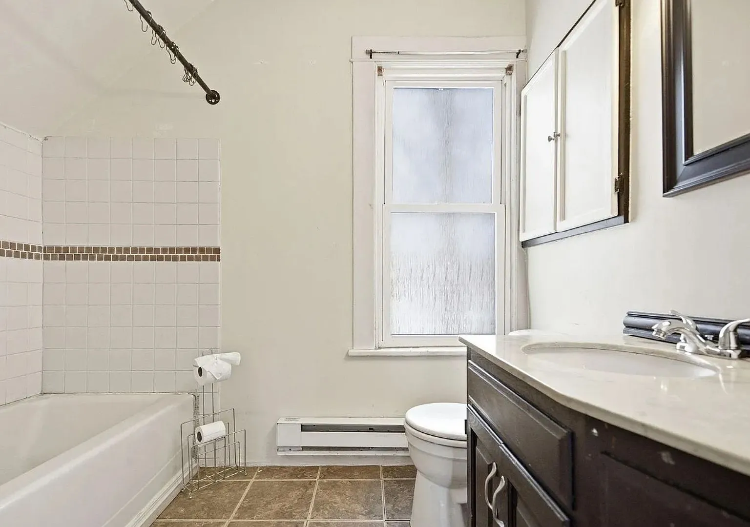 2 bed, 1.5 bath, 1584 sqft, $2,150 — Photo 3