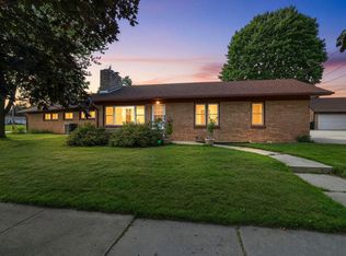 1310 Fairmont LANE, Manitowoc, WI 54220