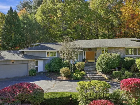 31 Hancock Hill Dr, Worcester, MA 01609
