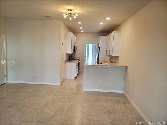 4th image of 5140 Eucalyptus Dr Unit 4