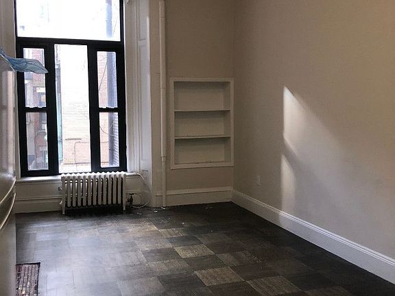 3rd image of 318 W 106th St APT 2RE