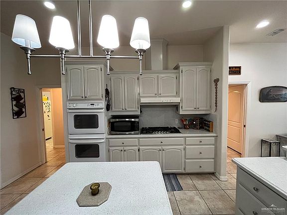 4th image of 830 Lucy Dr