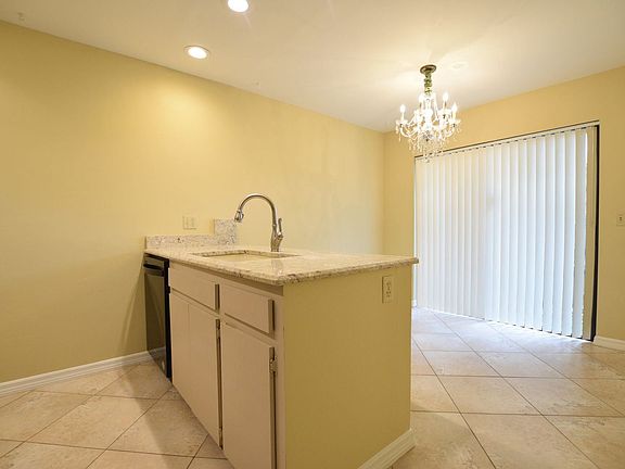 3rd image of 2512 Tahoe Cir