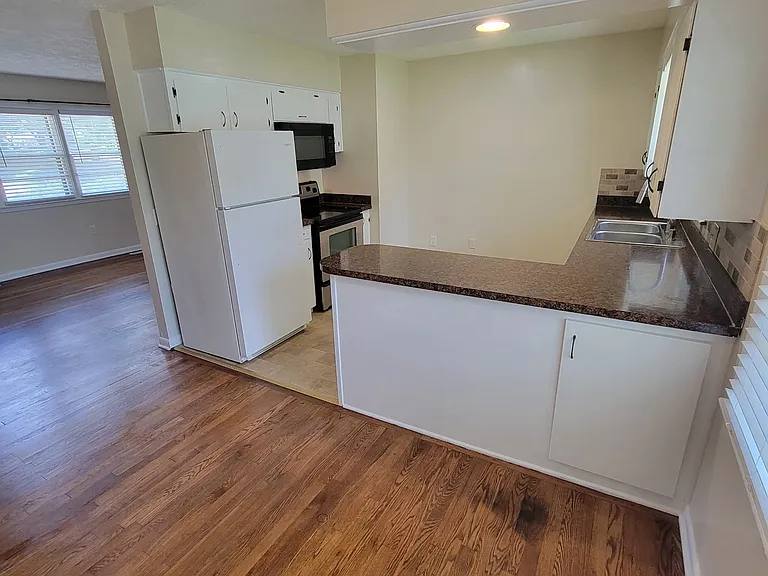 2145 Mitchell St — Photo 1