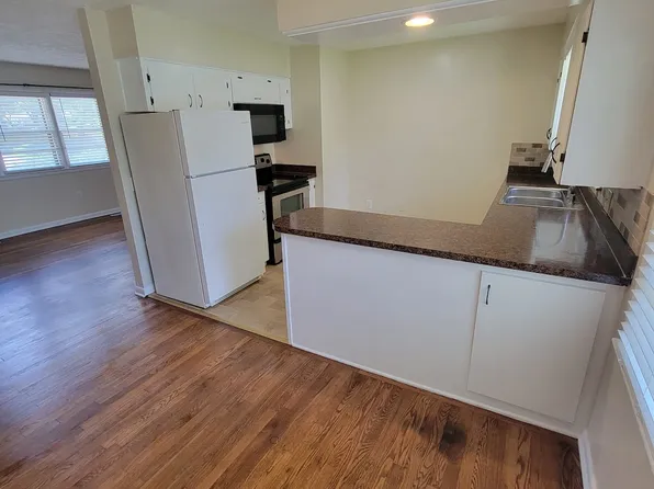 2145 Mitchell St, Lawrence, KS 66046