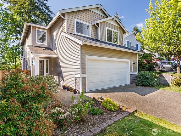 2nd image of 757 Ebbets Drive SW