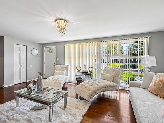 3rd image of 19030 Anthony Ave