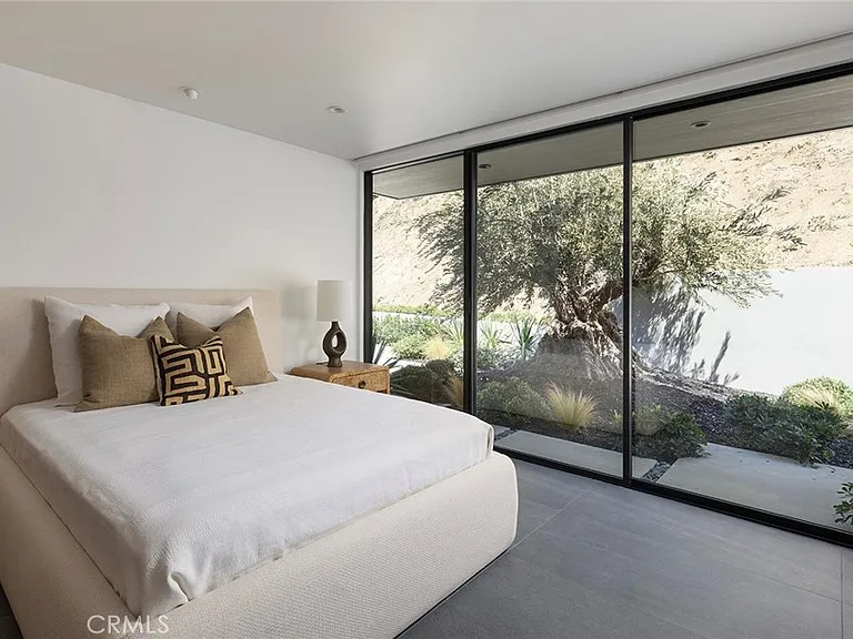 9015 Alto Cedro Dr — Photo 36
