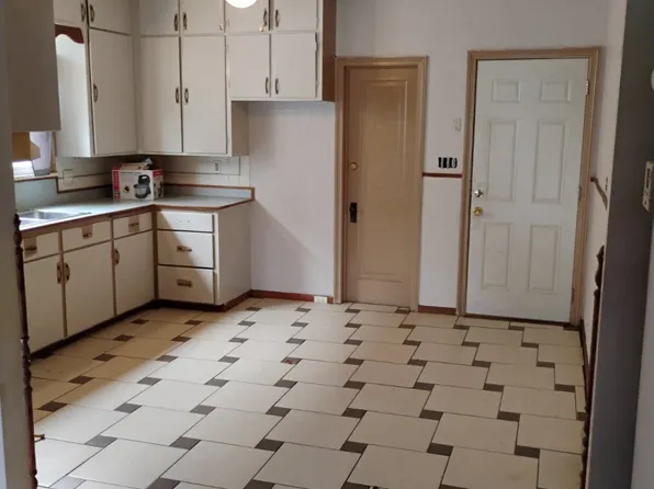 1834 Geneva St, Racine, WI 53402