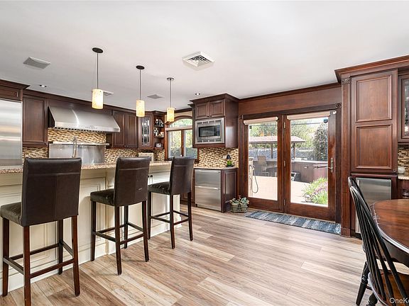 2nd image of 53 Burr Road