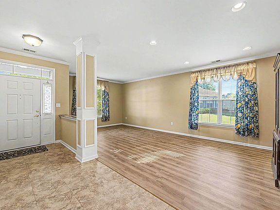 5th image of 519 Emerson Ct