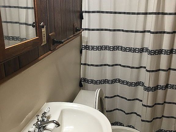 4th image of 5535 Janet Ave