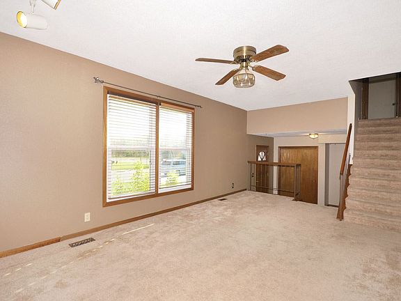 5th image of 317 N Oakwood Ct