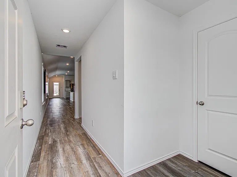 6111 Grove Of Pines St — Photo 5