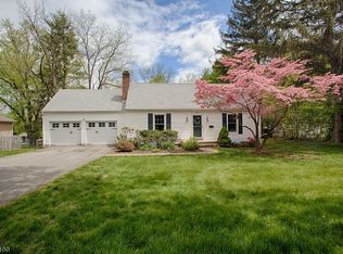 3 Hillcrest Ave, Mendham, NJ 07945