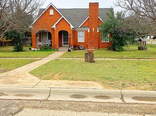 609 E 9th St, Colorado City, TX 79512
