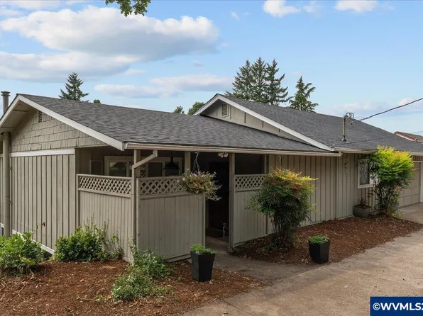315 Hill St, Silverton, OR 97381