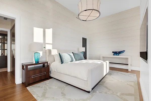 Sold by Compass | media 14