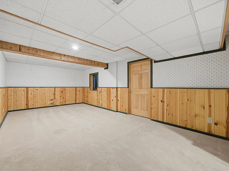 854 Deep Woods Ct — Photo 36