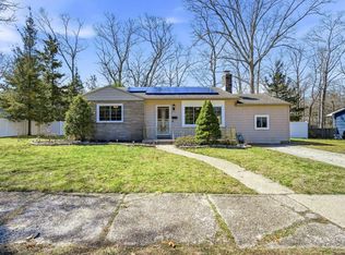 905 Traymore Ave, Absecon, NJ 08201