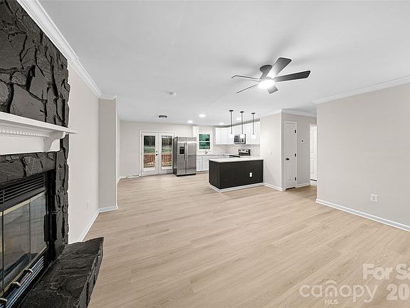 5th image of 3396 Farm Lake Dr SW