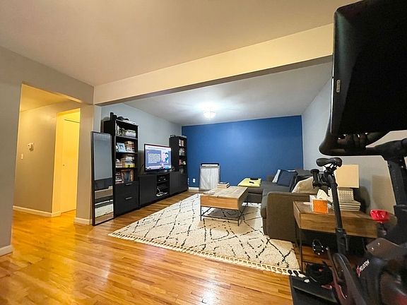 4th image of 41-19 30th Ave #2R